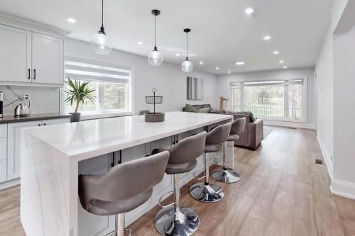 Newly renovated luxury villa in Stouffville, ON in Whitchurch-Stouffville (ON)