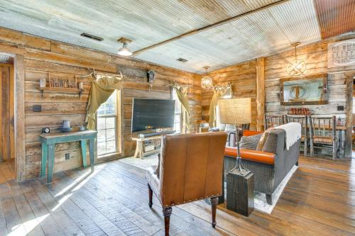 half-Mi to Lake Cabin on 43 Acres in Shell Knob! in Shell Knob, USA