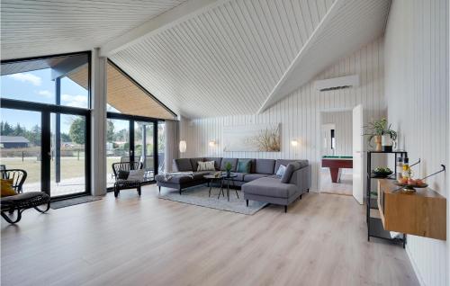  Awesome Home In Henne With Kitchen in Henne Strand