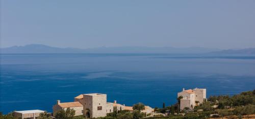 609380295 BASSA MAINA Villas & Suites
