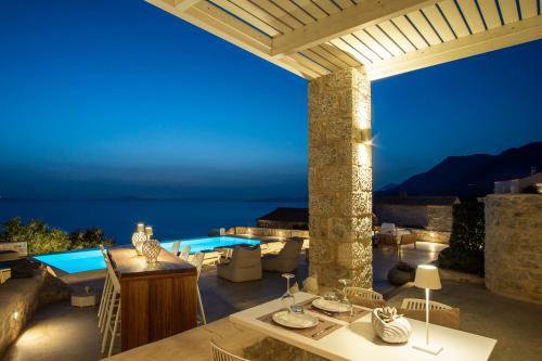 609380592 BASSA MAINA Villas & Suites