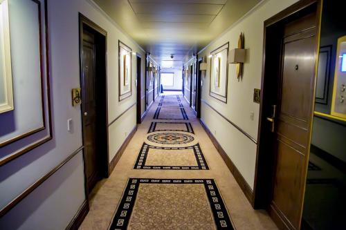 Hotel Royal Grand - image 2