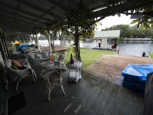 Mandurah Riverfront Holiday Rental Over view