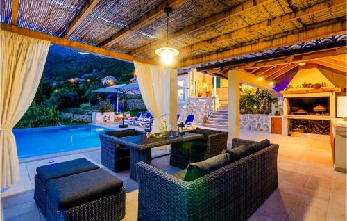 Viesnīcas āriene, Three-Bedroom Holiday Home In Brsecine in Brsecine