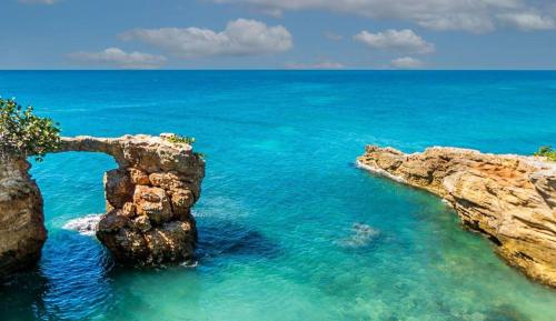 Spacious and comfortable 3 minutes from combate beach swimming pool and recreational areas - image 3