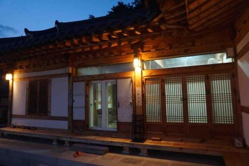 Lee Cho Hanok - Фото 2