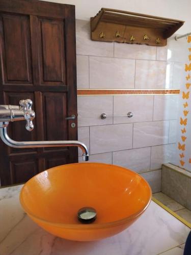 Tuš, Casa con piscina, monte y selva en Misiones in Puerto Rico
