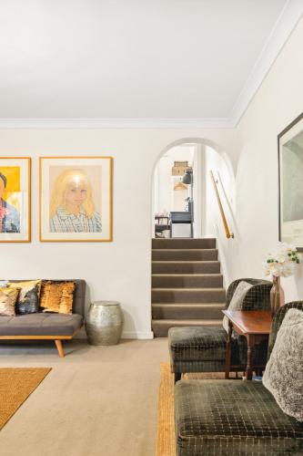'Enmore Lane' A Central Eclectic Artist Escape - image 11