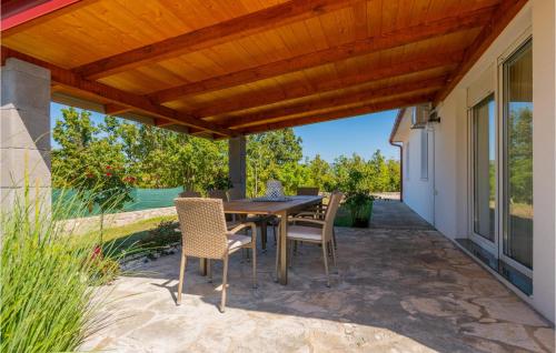 Balkons/terase, Three-Bedroom Holiday Home In Vinjani Gornji in Gornji Vinjani