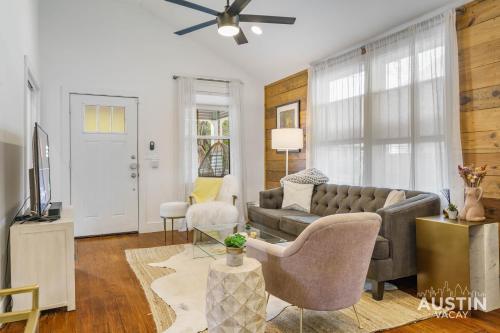 Pet Friendly East Cesar Chavez Home Near Downtown in Austin, USA