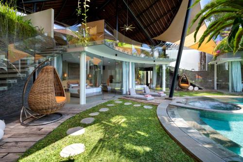 Four-Bedroom Villa with Private Pool image 10
