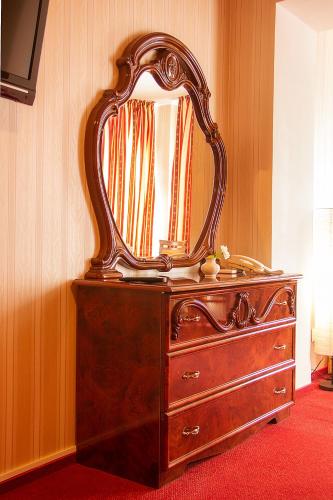 Renesance Hotel - image 37