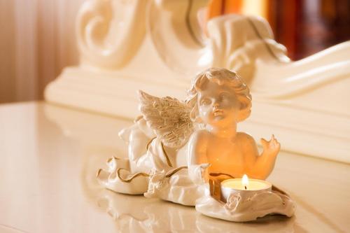 Renesance Hotel - image 42