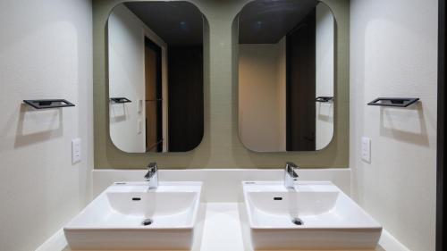 Suite Japanese Western Style Room with Bunk Bed - Non-Smoking image 9