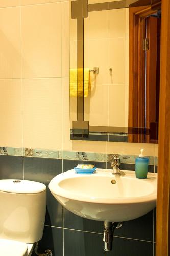 Renesance Hotel - image 44