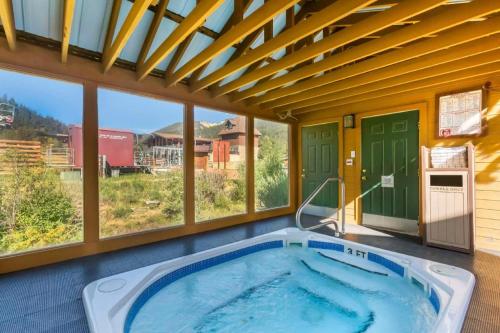 Best Western Rivers Edge in Red River, USA