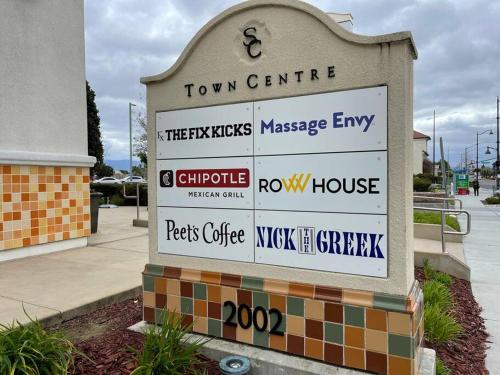 MJ Cozy 2B1B Duplex AC Walk to Shopping 1891