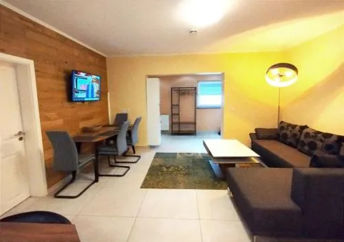 RIVER VIEW NEAR FRANKFURT - 3 ROOMS-4 BEDS & 1 SOFA BED -AIR CONDITION- Private PARKING in Hainburg, Deutschland
