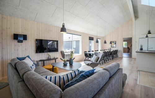 8 Bedroom Beautiful Home In Grenaa in Alsrode