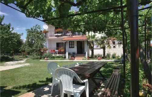 2 Bedroom Stunning Apartment In Labin