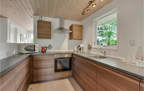 ห้องครัว, Three-Bedroom Holiday Home In Hemmet in เฮมเมท