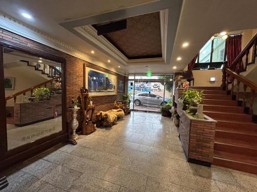 ロビー, キョンジュ キョンジュジャン (Gyeongju Gyeongjujang) in 慶州市（キョンジュ）