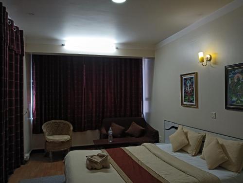 Hotel Pristine – Kathmandu, OH