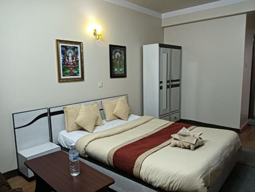Hotel Pristine – Kathmandu, OH