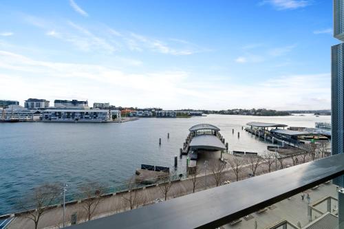 Absolute Waterfront Retreat in Barangaroo! - image 6