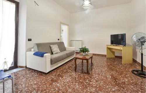  2 Bedroom Lovely Apartment In Puntalazzo in Puntalazzo
