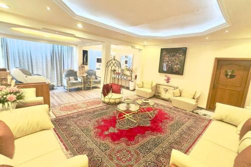 4Bedrooms Luxurious Furnished plus Big Majlis 4Bedrooms Luxurious Furnished plus Big Majlis