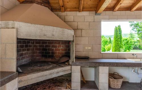 廚房, Three-Bedroom Apartment In Ostrvica in 奧斯特維卡