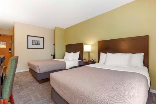 2 double beds