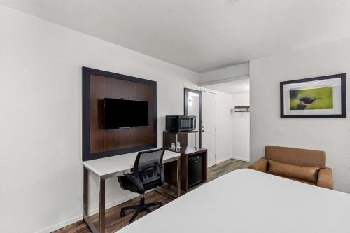 Econo Lodge Stockton near I-5 Fairgrounds Econo Lodge Stockton near I-5 Fairgrounds