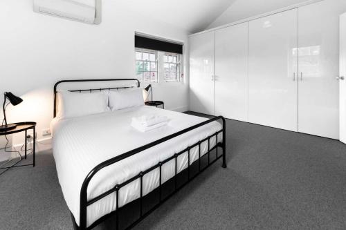 Mr Manchester in Peaceful Parkville in 帕克維爾