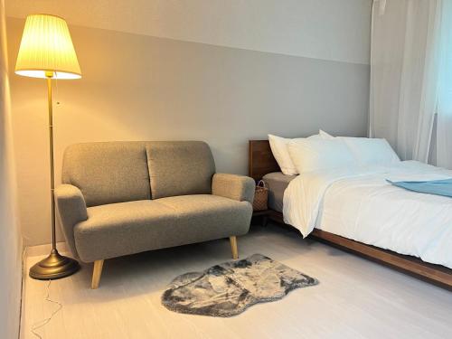 #Hapjeong station Cozy Chunbae's House