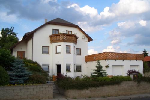 Three-Bedroom Apartment - Sedličky