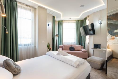 Aurora Hills Hotel in Plovdiv City Center