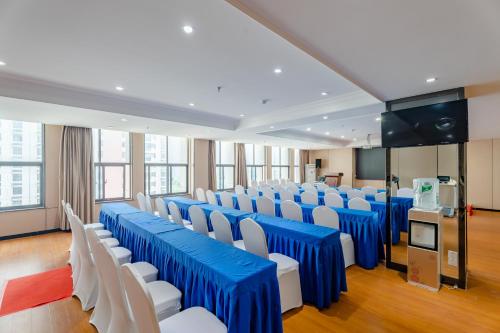 艺龙瑞云酒店（合肥瑶海工业园方庙地铁站店）