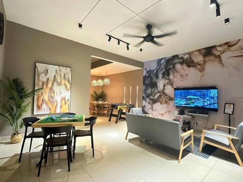 Loveable Home 4 Bedroom Mount Austin JB Loveable Home 4 Bedroom Mount Austin JB