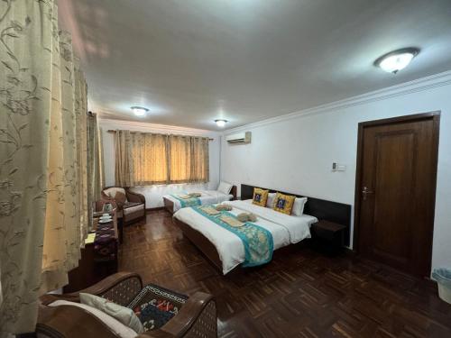 Deluxe Family Room