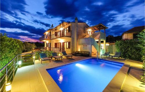 Beach Front Home In Marina – khách sạn tại Vrsine