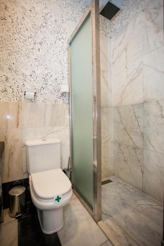 Alhambra Suites - image 3
