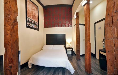 Alhambra Suites - image 12