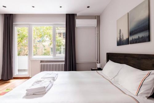 Bright Charming Modern 3BD2Bath Balcony! #367 - image 4