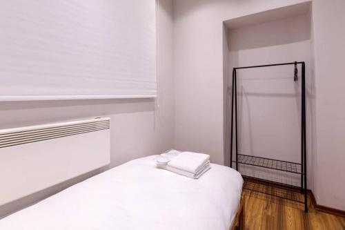 Bright Charming Modern 3BD2Bath Balcony! #367 - image 3