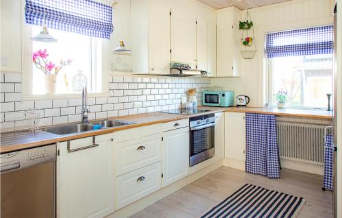 Konyha, Stunning Home In Höganäs With Wifi (Stunning Home In Hoganas With Wifi) in Hoganas