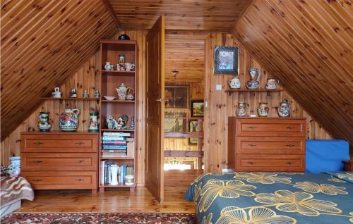 2 Bedroom Amazing Home In Wilcze near Zielona Góra-Babimost repülőtér