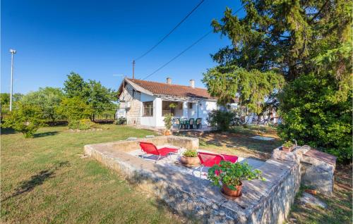 2 Bedroom Awesome Home In Vodnjan