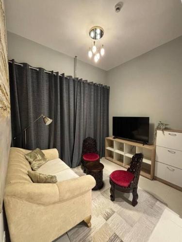 Layali - Chic 1BR with Balcony in Business Bay, Dubaj
